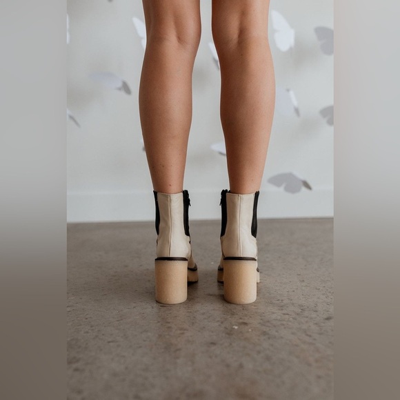 Free People James Chelsea Boots - Picture 11 of 15